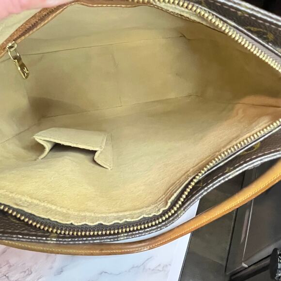 Louis Vuitton Monogram Canvas Looping GM Shoulder Bag - Picture 7 of 15